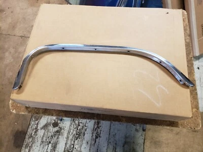 Moldura de abertura de roda traseira LH 1964 Jetstar 1 J88 S88 D88 Oldsmobile 88 Olds - Imagem 1 de 4