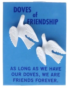 Doves Pair Peace Friendship Birds Hat or Lapel Pin Bing F4D33E - Picture 1 of 2
