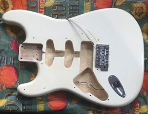Lefty Vintage 1990s Fender Olympic White Blonde Relic Hendrix Strat Guitar Body - Picture 1 of 11