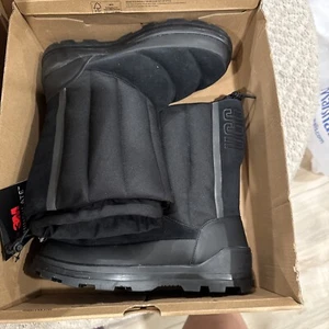 BOTAS UGG CLASSIC KLAMATH CORTAS NEGRAS GAMUZA PIEL DE OVEJA MUJER TALLA 7 - Imagen 1 de 5