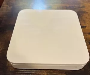 Apple airport extreme base station model number A1143 + original power supply - Picture 1 of 6