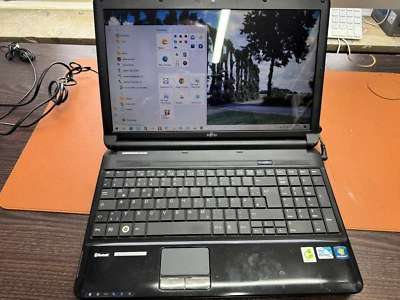 Fujitsu Lifebook AH530 mit Netzteil WIN10 Fuktioniert - Bild 1 von 4