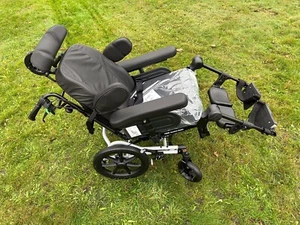 Invacare Rea Azalea MINT CONDITION 2022 ✅FREE UK DELIVERY✅ - Picture 1 of 24