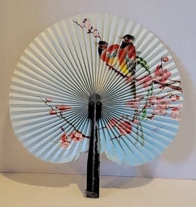 Ventilador plegable vintage, dos pájaros, hecho en la República Popular de China - Imagen 1 de 12