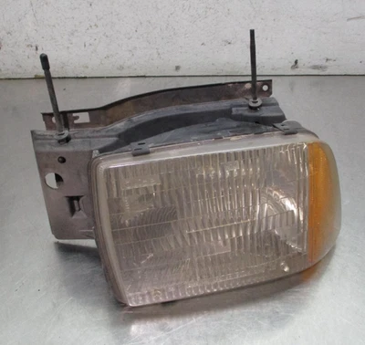 Faro compuesto izquierdo lado conductor Chevrolet Blazer 1995-1997 OEM-16525161 Foto 1 de 4