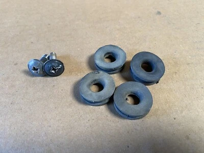 93 Kawasaki ZG1200 Voyager XII Cubierta Lateral Montaje Ojal Juego de Tornillos L R OEM -82 Foto 1 de 2