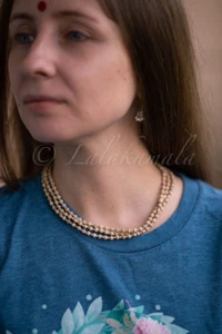 Hermoso collar de 3 filas hecho a mano tulsi Kanthimala - liebre kanthi mala - Imagen 1 de 3