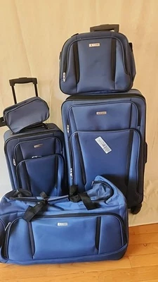 $350 New TAG Freehold Blue 5 Piece Luggage Set Expandable Suitcase Lightweight - Image 1 of 4