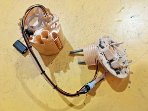 2015 JAGUAR XE X760 R-SPORT 2.0D 204DTD IN TANK FUEL PUMP GX73-9H307-DA OEM - Picture 1 of 7