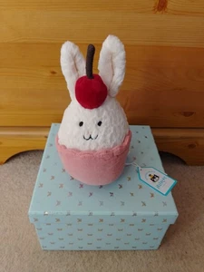 Jellycat. Zierlicher Dessert Hase Cupcake. Nagelneu mit Etikett. - Bild 1 von 13