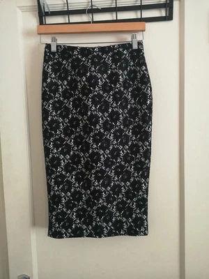Falda lápiz geométrica de encaje negra Miss Selfridge talla 8 elástica fiesta cóctel Foto 1 de 4