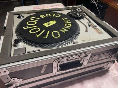  2 TORNADISCOS TECHNICS SL-1200MK2 CUARZO ACCIONAMIENTO DIRECTO/estuche/SHURE M44-7 usado  Foto 1 de 4