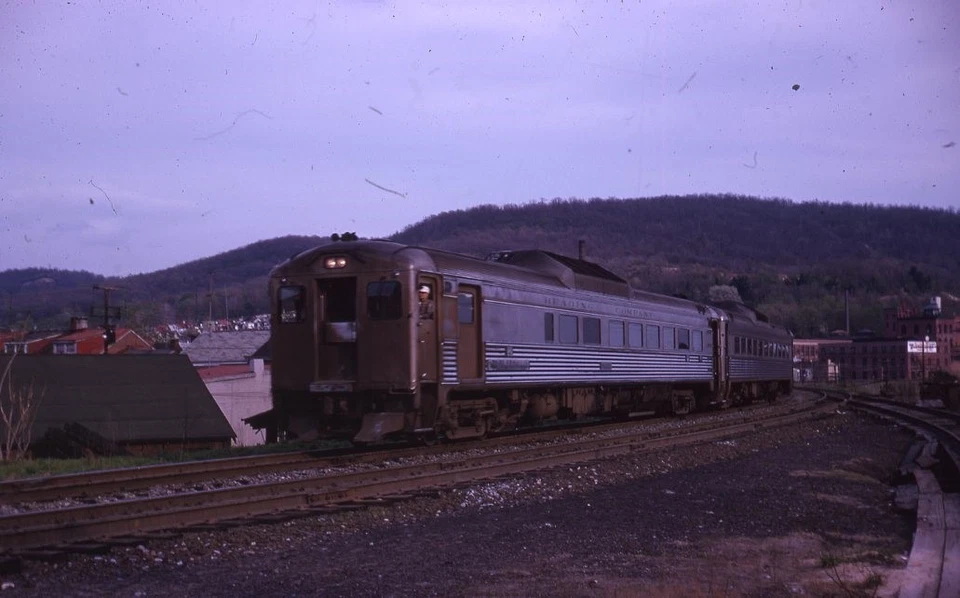 Tren de ferrocarril Lectura Autobús LEER PA Original 1973 Foto Diapositiva Foto 1 de 1