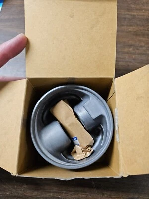 Volvo Penta OEM piston kit 271331 --NOS--FREE SHIPPING - Image 1 of 4