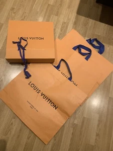 PACCHETTO!!! 1 x LOUIS VUITTON confezione regalo presentazione e 3 x sacchetti regalo Pre-loved - Foto 1 di 11