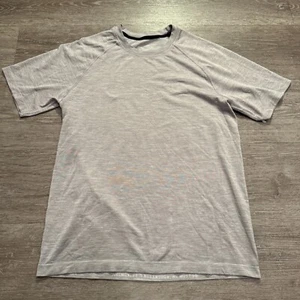 Rhone Shirt Mens Medium Gray Short Sleeve Crew Performance Tee Athleisure Adult - Picture 1 of 7