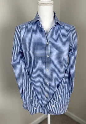 Camisa para mujer Chaps Petite mediana a rayas manga larga de algodón con botones Foto 1 de 4