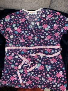 Peaches Breast Cancer Awareness Nursing Scrub TopWomens Size M/Tie Back/Preowned - Picture 1 of 6
