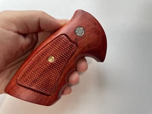 New Checkered wood Grips For S&W, K/L SQUARE BUTT Revolver closed back - Picture 1 of 6