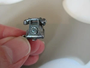 COLGANTE DE COLECCIÓN DE PLATA ESTERLINA INGLESA ANTIGUO TELÉFONO ANALÓGICO LLAVERO LINDO REINO UNIDO - Imagen 1 de 3
