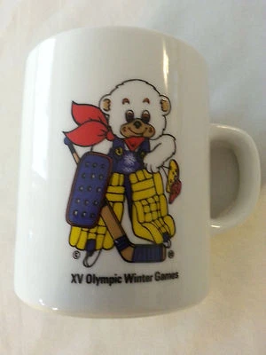 Taza de café XV Juegos Olímpicos de Invierno 1983 XV oso hockey portero de colección Foto 1 de 4