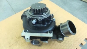 John Deere DZ106318 Water Pump DZ121423 RE558358 Tractor Dozer Loader Combine - Picture 1 of 11
