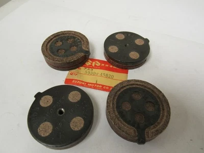 Juego de pastillas de freno nos suzuki 59300-45820 gs550 gs750 gs400 1977-79 VENDIDO COMO 2 JUEGOS Foto 1 de 2