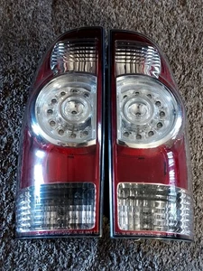 2005-2015 Toyota Tacoma LED Tail Light Set Left, Right Rear Oem Original  / READ - Picture 1 of 24