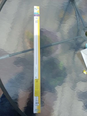 Great Value 24" & 18”10W 20eq T8/T12 Soft Whit LED Fluorescent Lamp G13  - Image 1 of 4