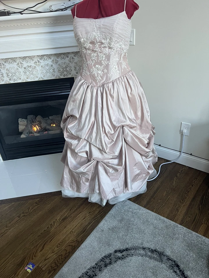 VTG Allure Bridal Rose’ Corset Top, Gathered Skirt Wedding Dress Size 20 (14ish) - Image 1 of 4