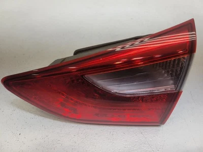 Hyundai Elantra GT 2013-2017 hatchback pasajero luz trasera puerta levadiza montada  Foto 1 de 4