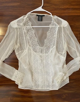 Top transparente de seda crema ECI New York vintage con detalles de encaje y ganchillo Foto 1 de 4