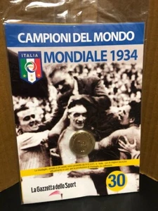 CAMPIONI DL MONDO 2006 LA GAZZETTA CON MEDAGLIA MONDIALE 1934 n 30 NUOVO BLISTER - Imagen 1 de 2
