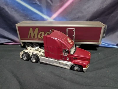 Franklin Mint 1993 Mack Truck & Refrigerated Trailer 1:32 Diecast Unbroken  - Image 1 of 4