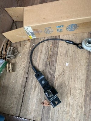 (1) OEM OE GM NOS 1994-04 Chevrolet S10 GMC Sonoma Tailgate Latch RUBBER MELTED - Image 1 of 4