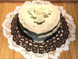 vtg*ValentineLovely White Bisque Ceramic Rose Floral Heart KeepSake trinket Box  - Picture 1 of 9