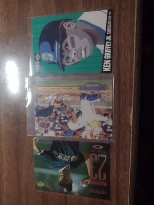 Lista de verificación de Aaron Sele, KenGriffey Jr, Mike Piazza Upper Deck #310, 317 y 45 Foto 1 de 4