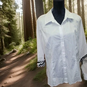 New Directions SZ MEDIUM Button-Up Dress Shirt White w/Zebra Satin Cuff NWOT - Picture 1 of 10
