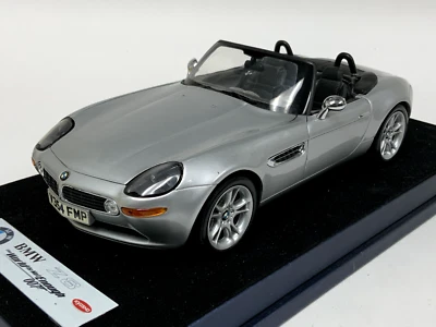 1/18 Kyosho BMW Z8 James Bond "El mundo no es suficiente" sobre base de cuero AB210 Foto 1 de 4