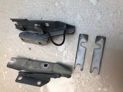 2004-2010 BMW E60 M5 545i 550i 525i 530i 535i 528i 530 original hood hinge - Image 1 of 2