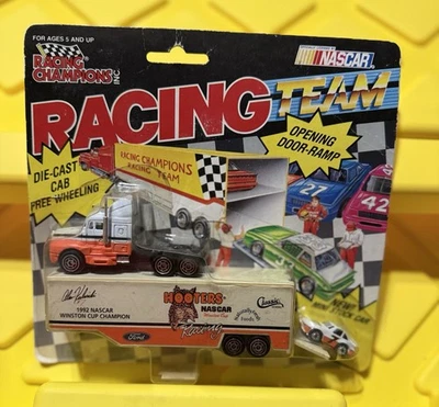 Racing Champions Racing Team 1992 Alan Kulwicki Hooters Foto 1 de 2