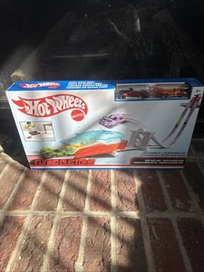 Hot Wheels Flying Customs Drop Race Jump Track Set - - Foto 1 di 9