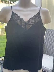 MY ESSENTIAL WARDROBE Estelle V-Neck Lace Vest XS. Retails at £50. T2 - Picture 1 of 5