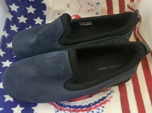 Comfortview womens sz8W blue suede loafers minor flaw on heel - Picture 1 of 9