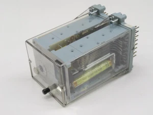 ASEA RK 411 102-DE PHASE\VOLTAGE LOSS RELAY T228272 - Picture 1 of 3