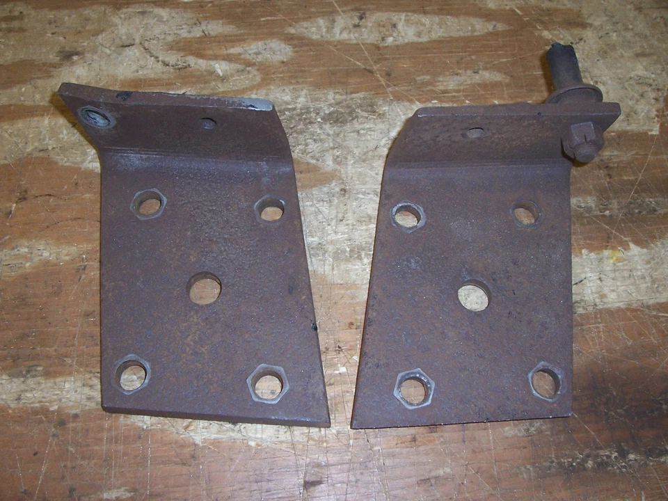 Pontiac Silver Streak 1950-1952 exterior trasero inferior hoja grillete resorte Foto 1 de 2