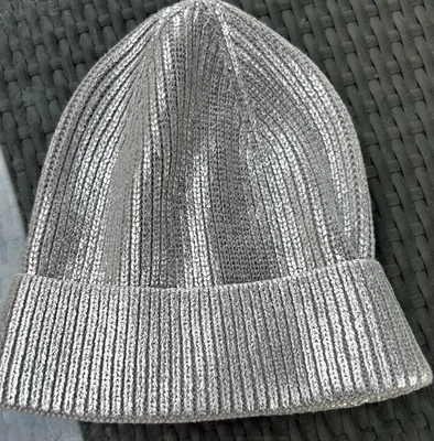 Gorro plateado metálico de Anthropologie talla única Foto 1 de 4