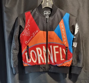 Chaqueta cortavientos Born Fly deletreada 6 grandes bolsillos con logotipo multicolor águila  - Imagen 1 de 16
