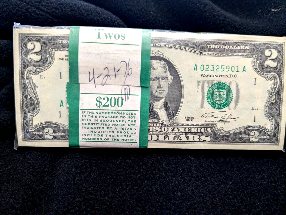 RARE BEP ORIGINAL PACK OF 100 1976 $2 FRN'S BOSTON DISTRICT GEMS.    #2 - Image 1 of 4