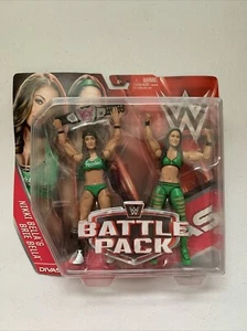 WWE Mattel Battle Pack NIKKI & BRIE BELLA Twins Action Figure Green 2015 Diva - Picture 1 of 17